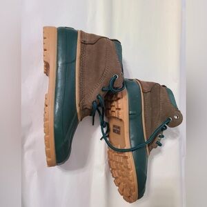 Huntress Green Duck Boots Size 7